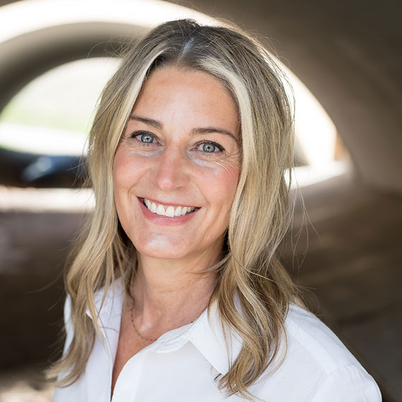 Dr. Jo Becker-Puklich